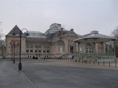 es ort valenciennes|Valenciennes — Wikipédia